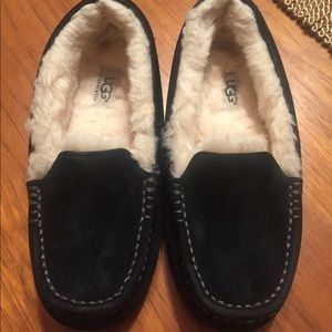 UGG Ansley Moccasin loafers NWOT sz 6 US